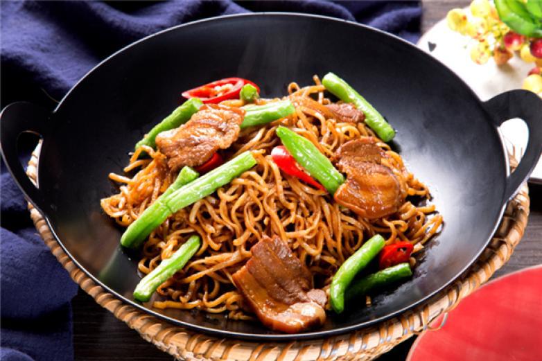 春之水铁锅焖面